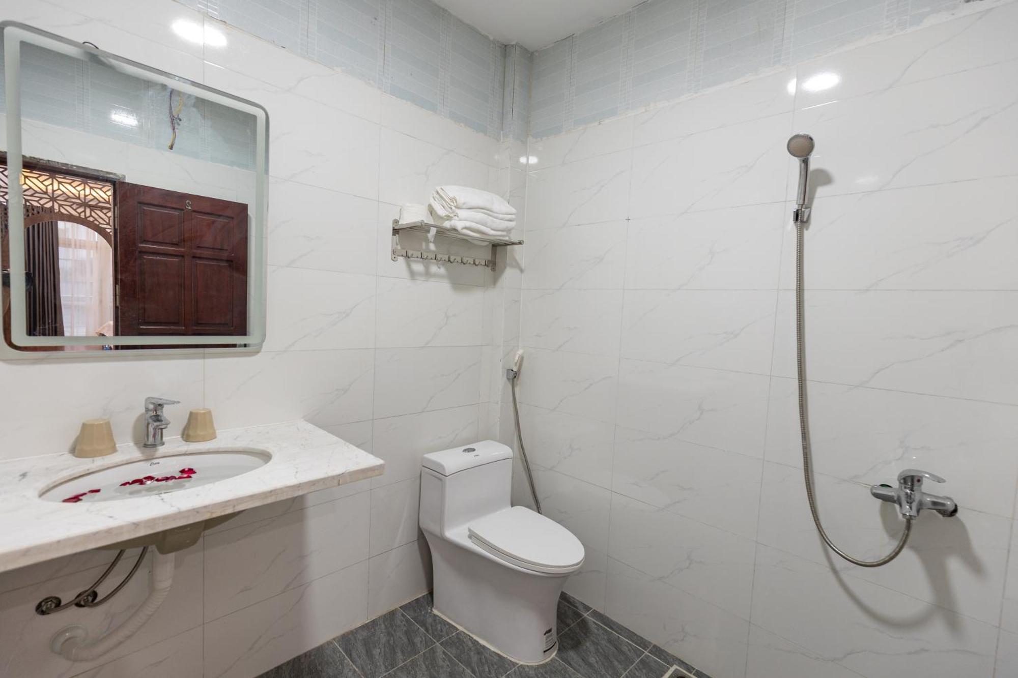 Hoang Gia Hotel Dong Anh 外观 照片
